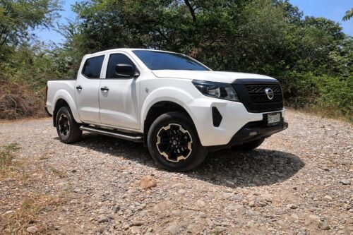 WhatsApp Image 2026-04-03 at 9.37.01 AM Nissan Frontier 2024 Automático